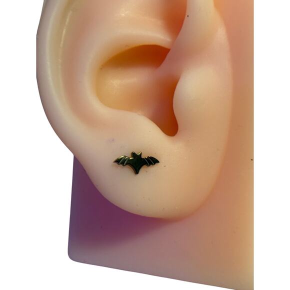 Black Bat Earring Topper 18G/16G internally threaded - Picture 3 of 5